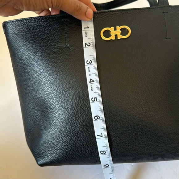 Salvatore Ferragamo bag - Picture 7 of 13